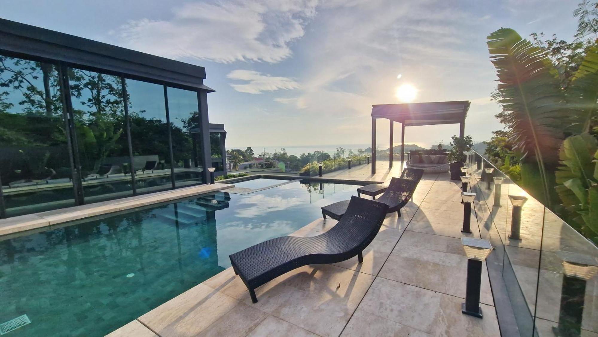 Villa Obsidian, With Staff, Sea View And Walk To Choeng Mon Beach Екстер'єр фото